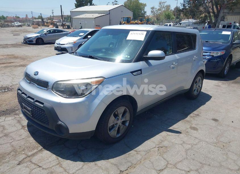 Photo 2 of 2015 Kia Soul (VIN KNDJN2A23F7775040)