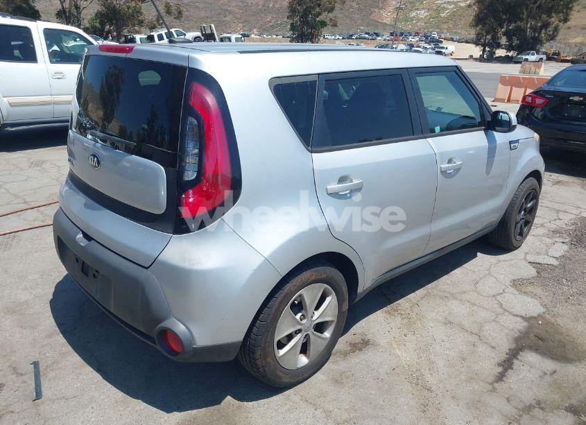 Photo 4 of 2015 Kia Soul (VIN KNDJN2A23F7775040)