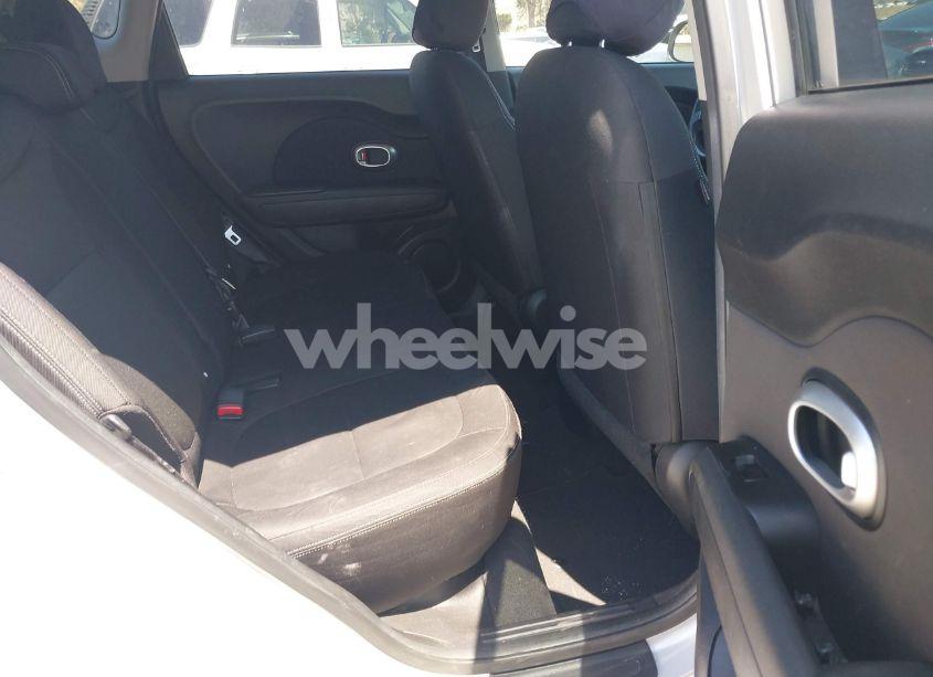 Photo 8 of 2015 Kia Soul (VIN KNDJN2A23F7775040)