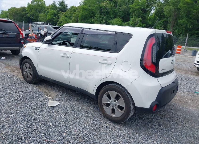 Photo 3 of 2015 Kia Soul (VIN KNDJN2A23F7795983)