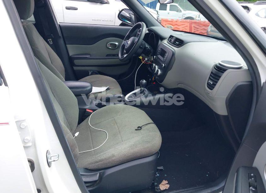 Photo 5 of 2015 Kia Soul (VIN KNDJN2A23F7795983)