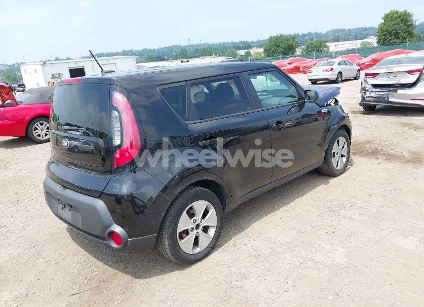 Photo 4 of 2016 Kia Soul (VIN KNDJN2A23G7247418)