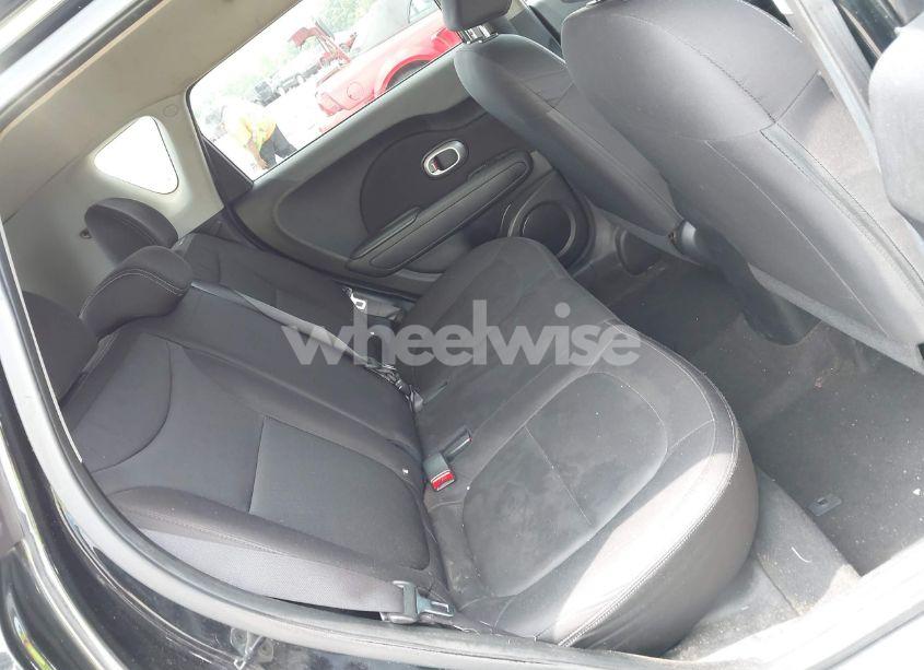 Photo 8 of 2016 Kia Soul (VIN KNDJN2A23G7247418)