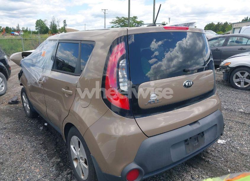 Photo 3 of 2016 Kia Soul (VIN KNDJN2A23G7248326)