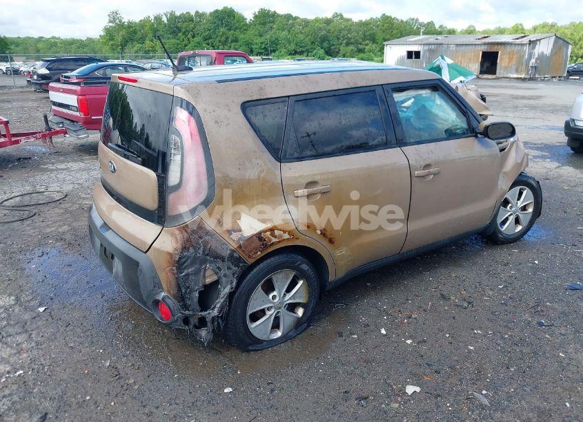 Photo 4 of 2016 Kia Soul (VIN KNDJN2A23G7248326)
