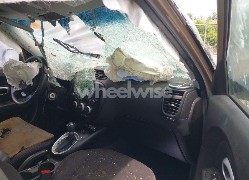 Photo 5 of 2016 Kia Soul (VIN KNDJN2A23G7248326)