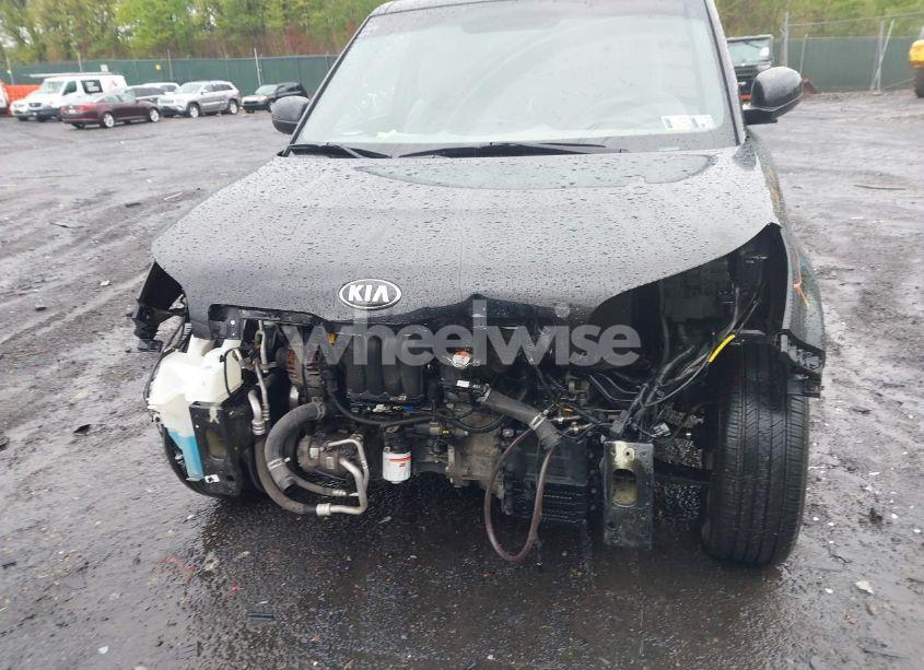 Photo 6 of 2016 Kia Soul (VIN KNDJN2A23G7283531)