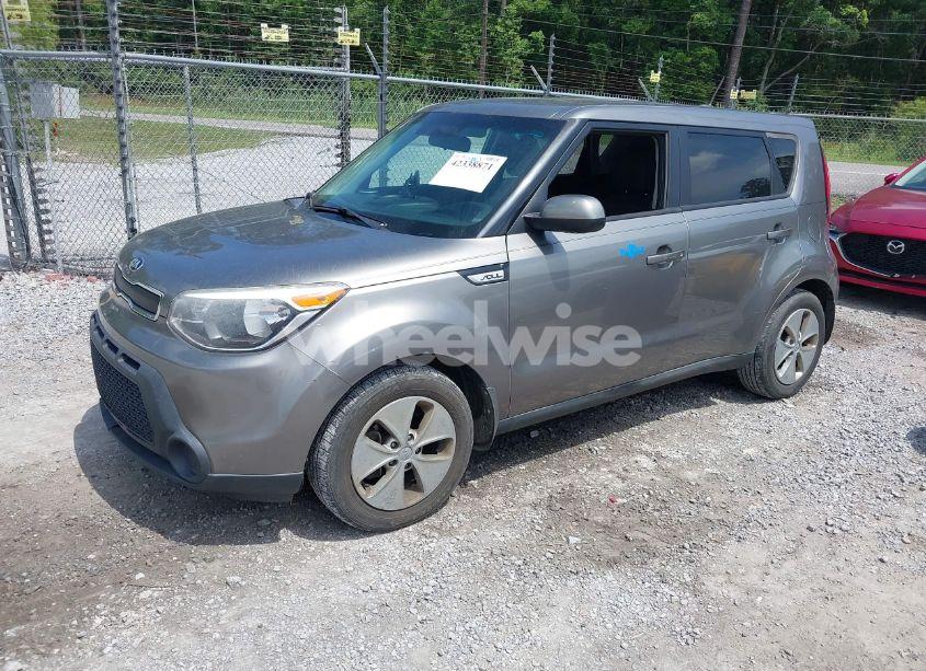 Photo 2 of 2016 Kia Soul ! (VIN KNDJN2A23G7305740)