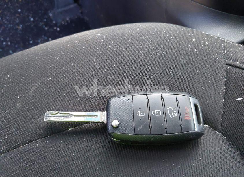 Photo 11 of 2016 Kia Soul (VIN KNDJN2A23G7316995)