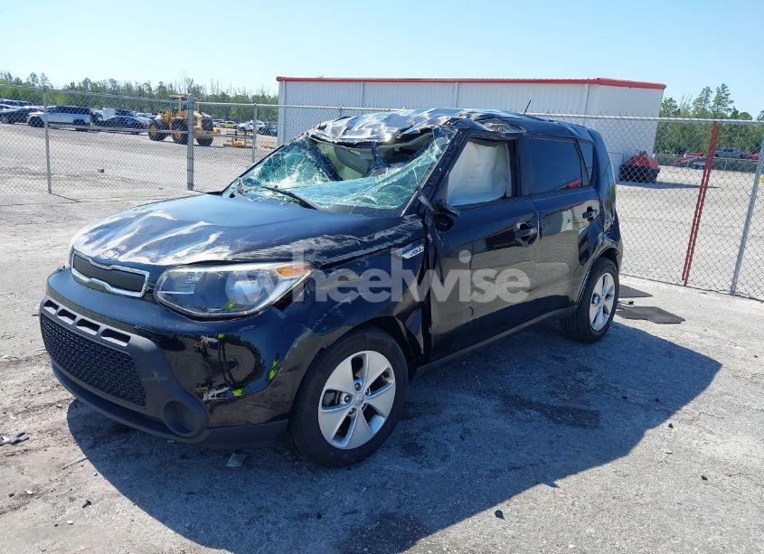 Photo 2 of 2016 Kia Soul (VIN KNDJN2A23G7316995)