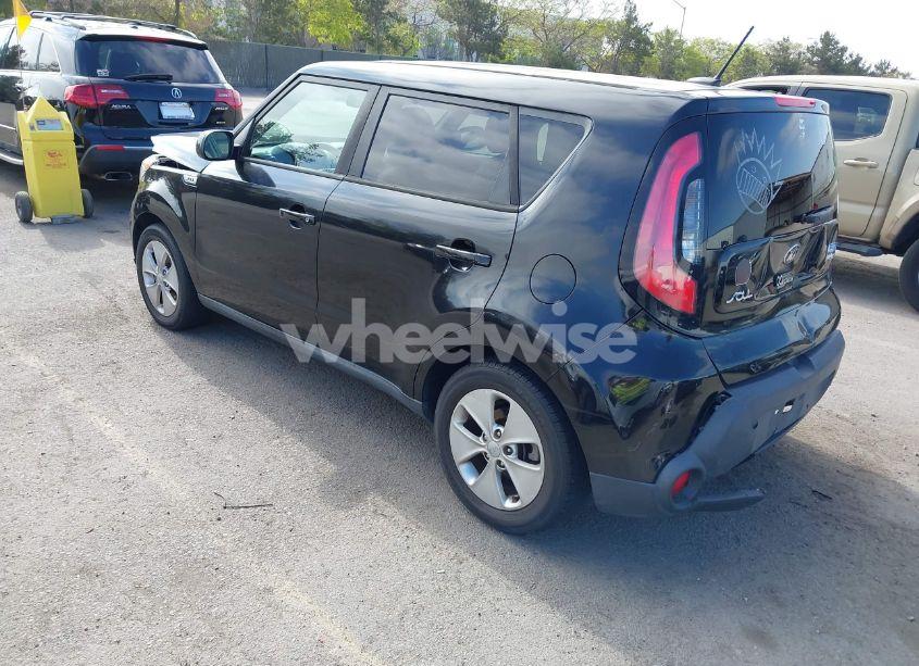 Photo 3 of 2016 Kia Soul (VIN KNDJN2A23G7325552)
