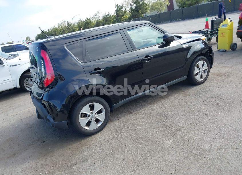 Photo 4 of 2016 Kia Soul (VIN KNDJN2A23G7325552)