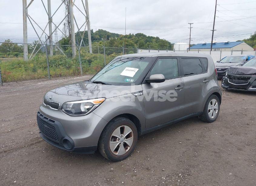 Photo 2 of 2016 Kia Soul (VIN KNDJN2A23G7403019)