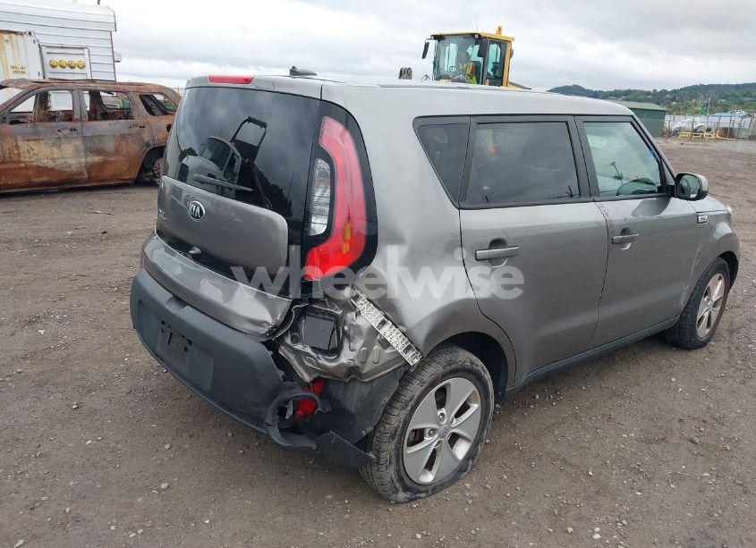 Photo 6 of 2016 Kia Soul (VIN KNDJN2A23G7403019)