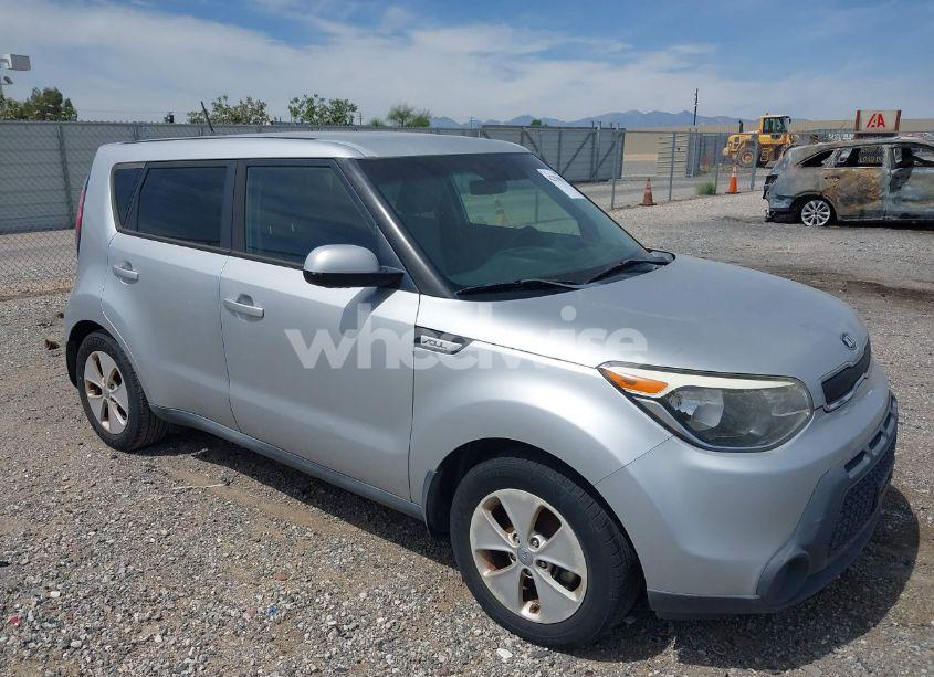 2016 Kia Soul (VIN KNDJN2A23G7835318) main photo