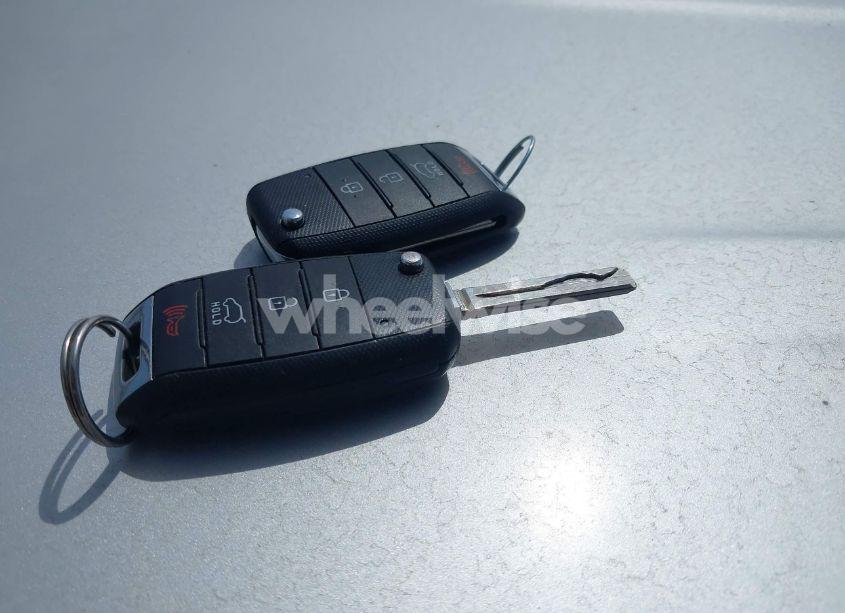 Photo 11 of 2016 Kia Soul (VIN KNDJN2A23G7835318)