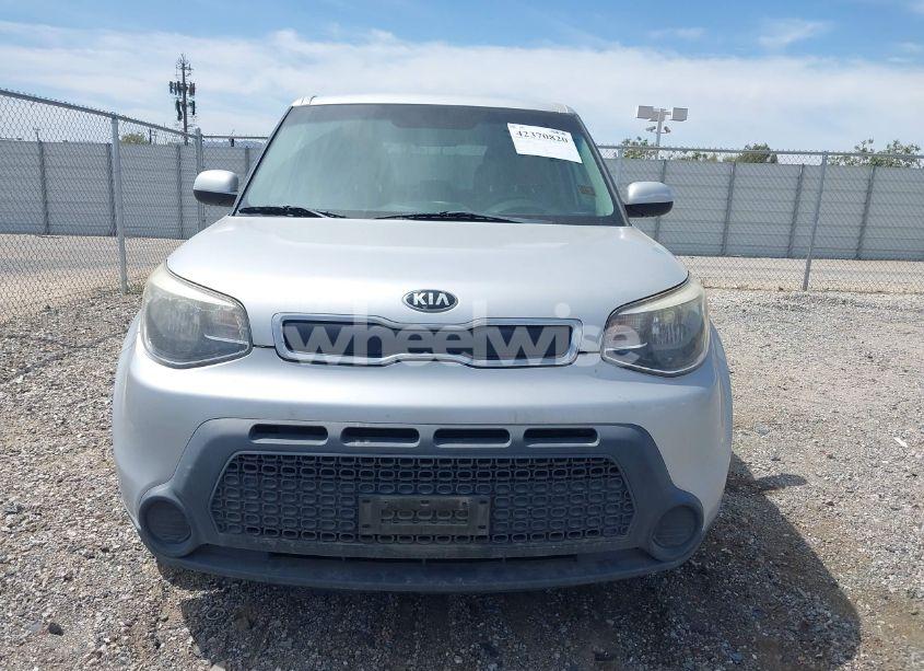 Photo 6 of 2016 Kia Soul (VIN KNDJN2A23G7835318)