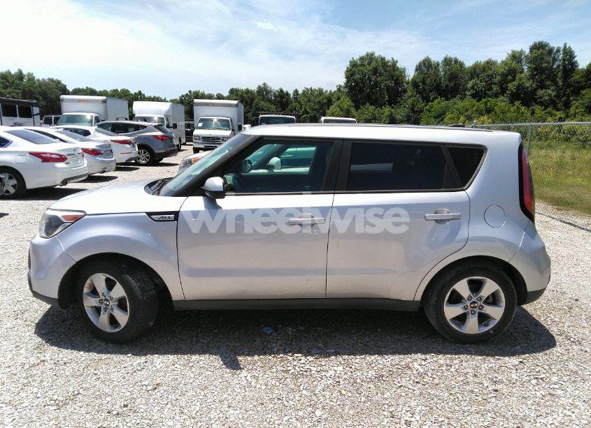 Photo 14 of 2017 Kia Soul (VIN KNDJN2A23H7438032)