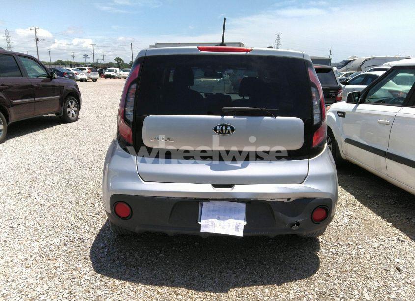 Photo 16 of 2017 Kia Soul (VIN KNDJN2A23H7438032)