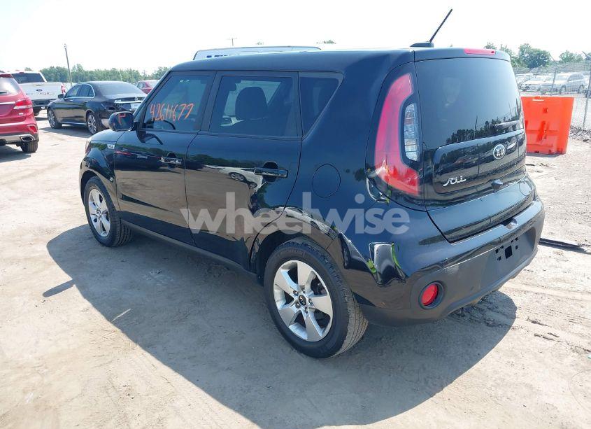 Photo 3 of 2018 Kia Soul (VIN KNDJN2A23J7512684)