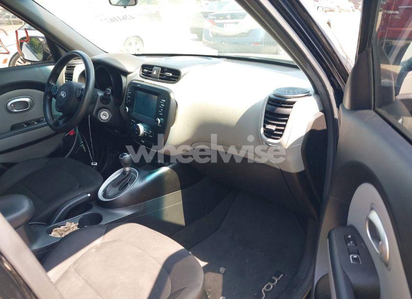 Photo 5 of 2018 Kia Soul (VIN KNDJN2A23J7512684)