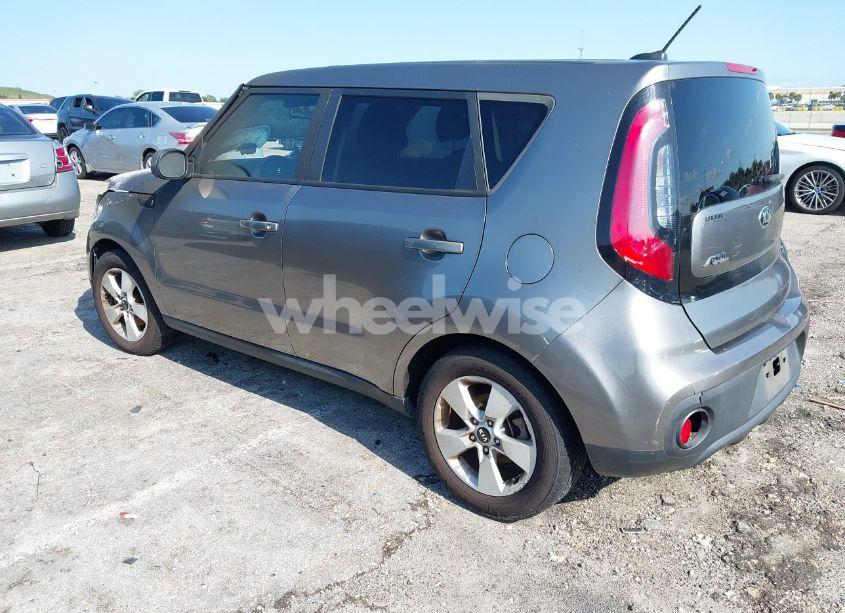 Photo 3 of 2018 Kia Soul ! (VIN KNDJN2A23J7589975)