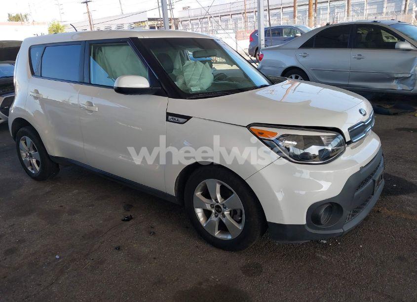 2019 Kia Soul (VIN KNDJN2A23K7019489) main photo