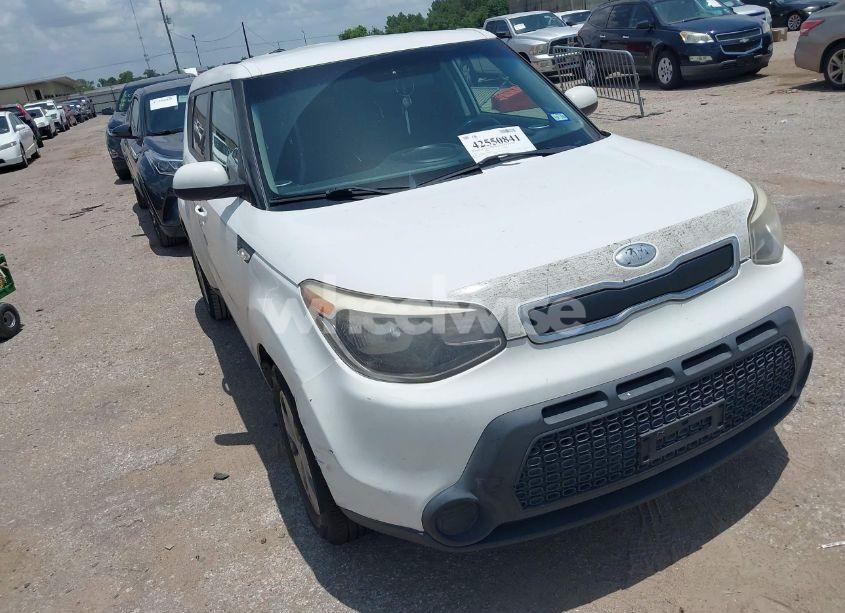 2014 Kia Soul (VIN KNDJN2A24E7028951) main photo