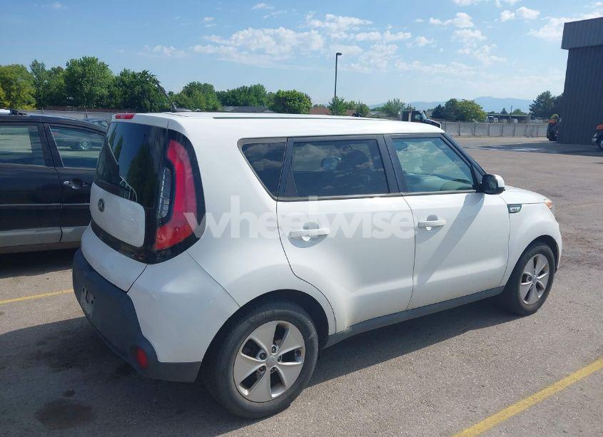 Photo 4 of 2015 Kia Soul (VIN KNDJN2A24F7221196)