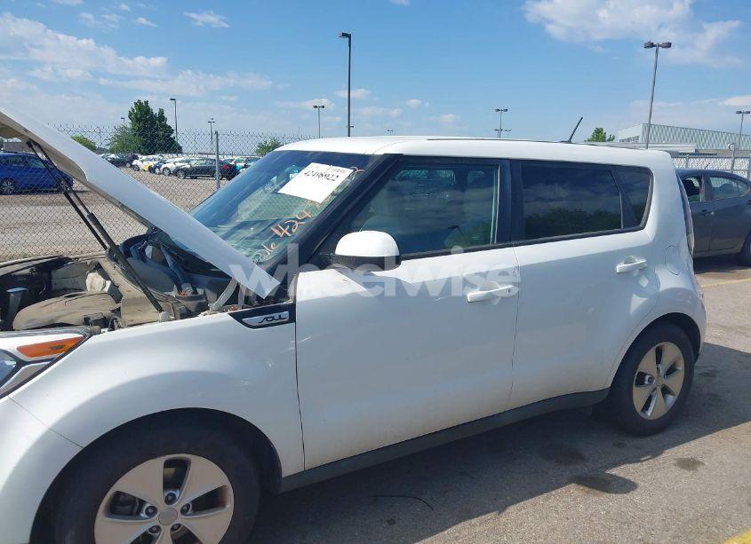 Photo 6 of 2015 Kia Soul (VIN KNDJN2A24F7221196)