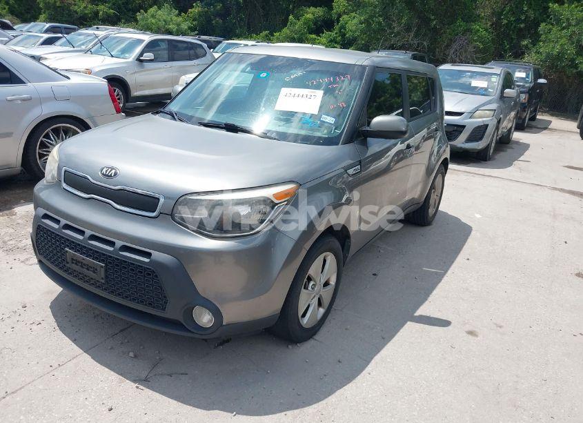 Photo 2 of 2015 Kia Soul (VIN KNDJN2A24F7236328)