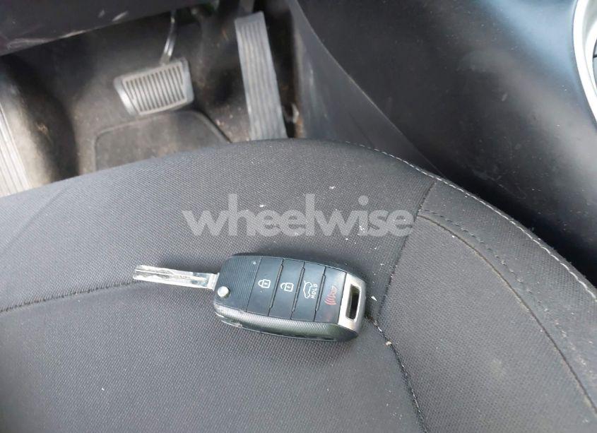 Photo 11 of 2015 Kia Soul (VIN KNDJN2A24F7747828)