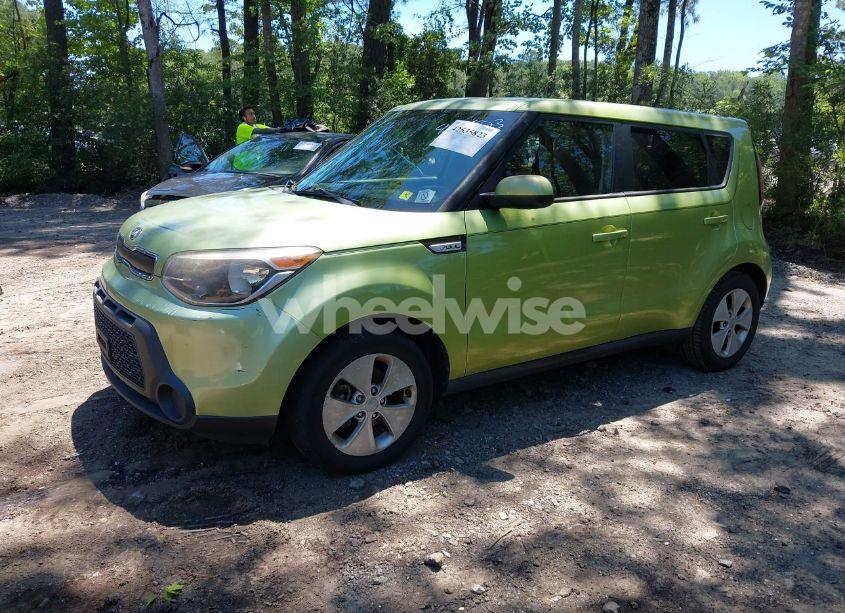 Photo 2 of 2015 Kia Soul (VIN KNDJN2A24F7766671)