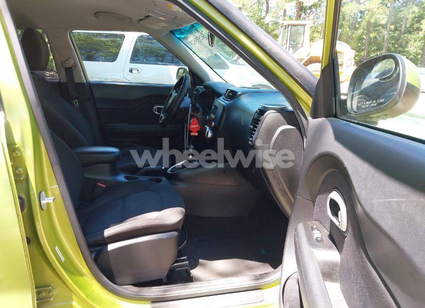 Photo 5 of 2015 Kia Soul (VIN KNDJN2A24F7766671)