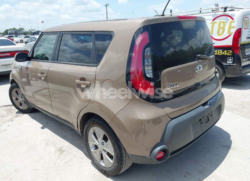 Photo 3 of 2016 Kia Soul (VIN KNDJN2A24G7291752)