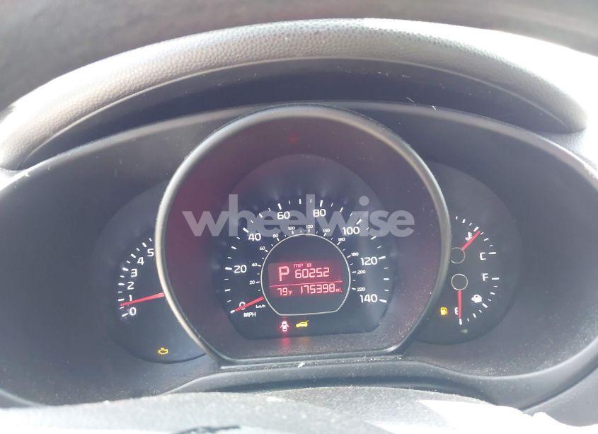 Photo 7 of 2016 Kia Soul (VIN KNDJN2A24G7291752)