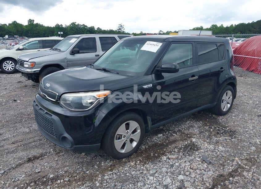 Photo 2 of 2016 Kia Soul (VIN KNDJN2A24G7299592)