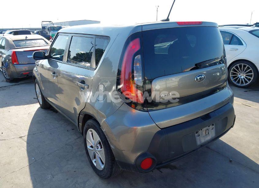 Photo 3 of 2016 Kia Soul (VIN KNDJN2A24G7306508)
