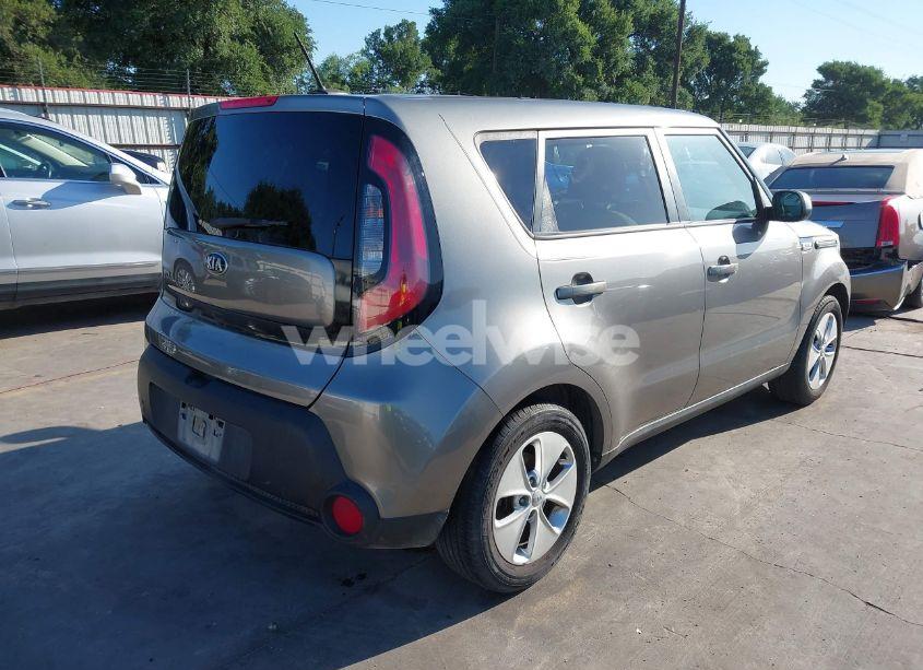 Photo 4 of 2016 Kia Soul (VIN KNDJN2A24G7306508)