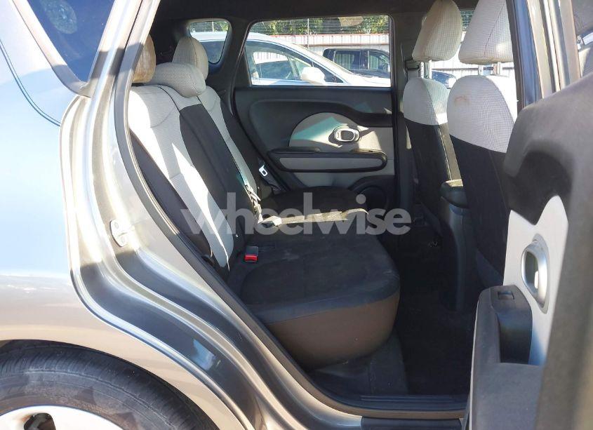 Photo 8 of 2016 Kia Soul (VIN KNDJN2A24G7306508)