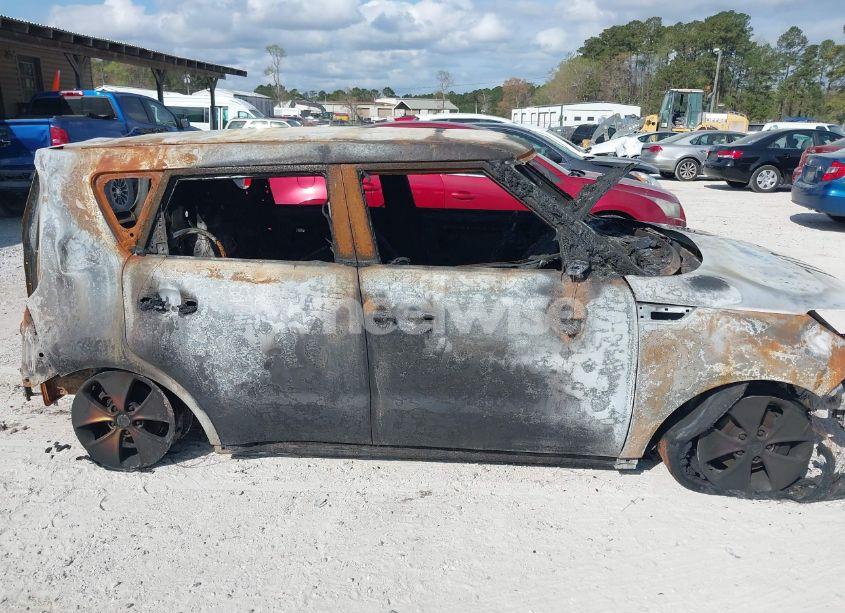 Photo 12 of 2016 Kia Soul (VIN KNDJN2A24G7355885)