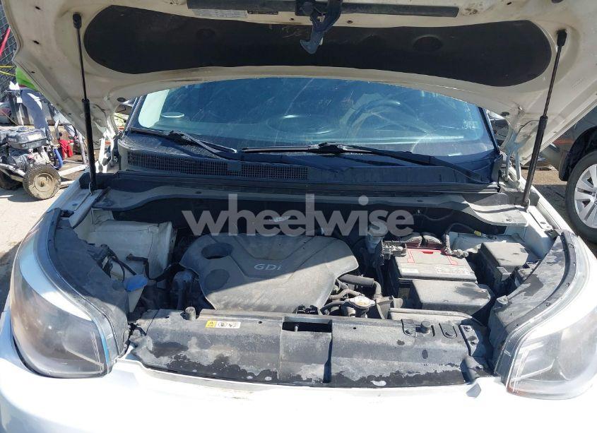 Photo 10 of 2016 Kia Soul (VIN KNDJN2A24G7362318)