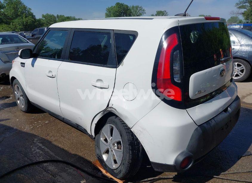 Photo 3 of 2016 Kia Soul (VIN KNDJN2A24G7362318)