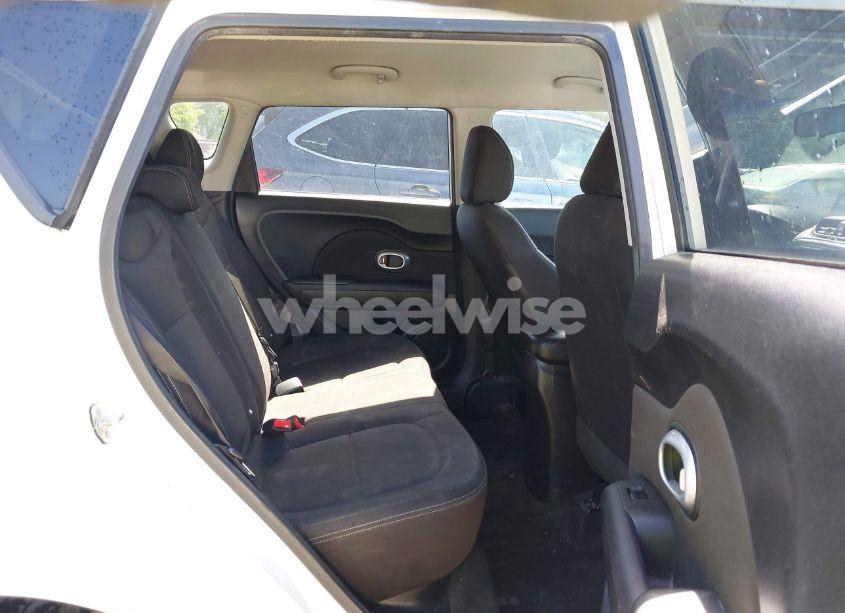 Photo 8 of 2016 Kia Soul (VIN KNDJN2A24G7362318)