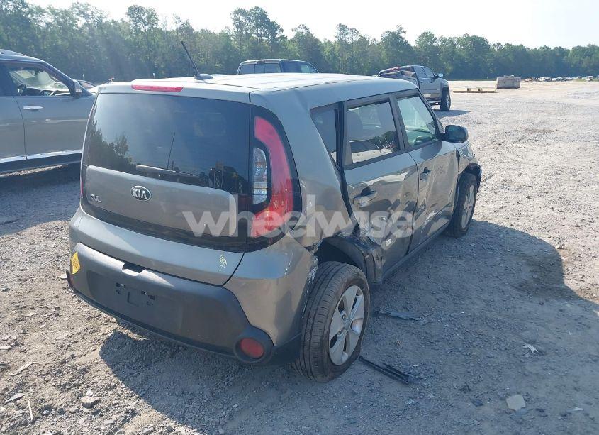 Photo 4 of 2016 Kia Soul (VIN KNDJN2A24G7367180)