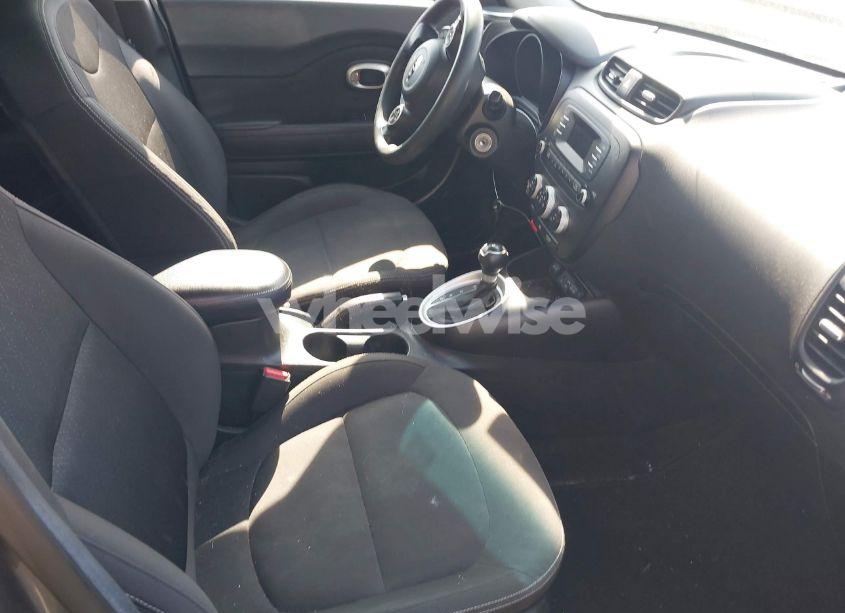 Photo 5 of 2016 Kia Soul (VIN KNDJN2A24G7367180)