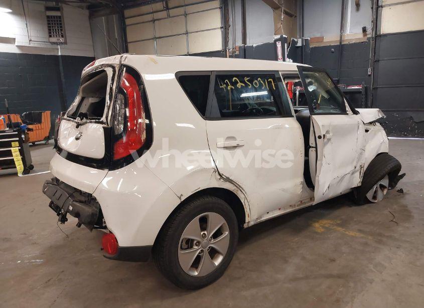 Photo 4 of 2016 Kia Soul (VIN KNDJN2A24G7821430)