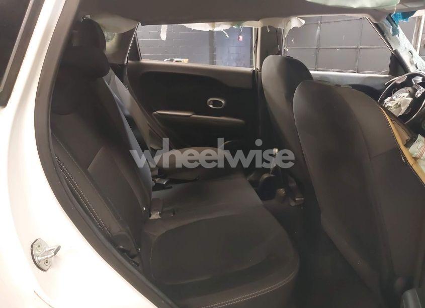 Photo 8 of 2016 Kia Soul (VIN KNDJN2A24G7821430)