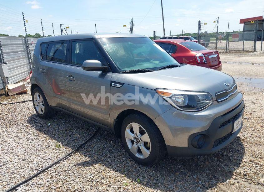 2017 Kia Soul (VIN KNDJN2A24H7474425) main photo