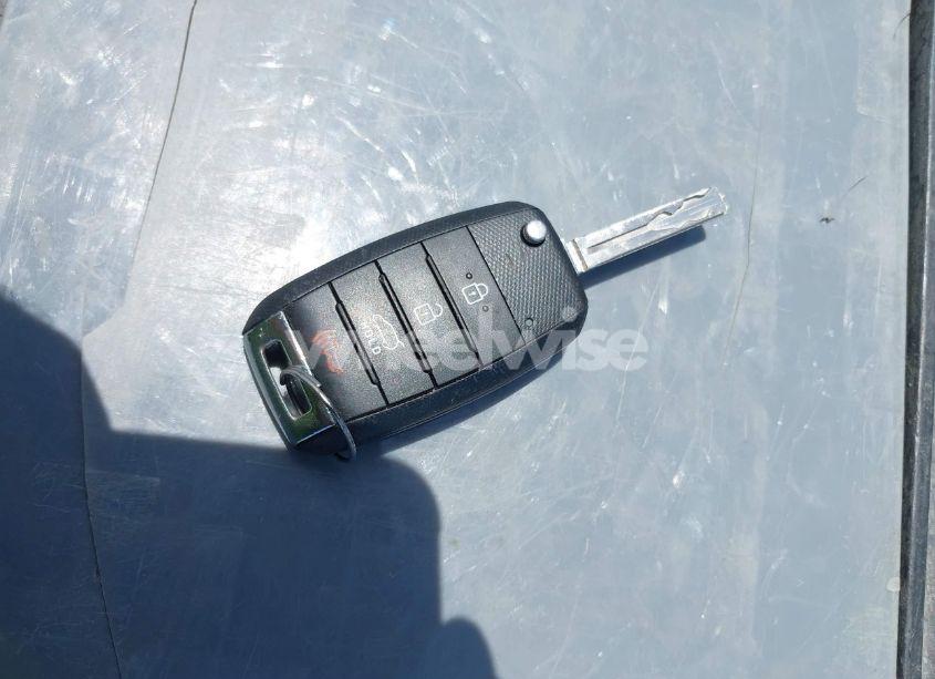 Photo 11 of 2017 Kia Soul (VIN KNDJN2A24H7474425)